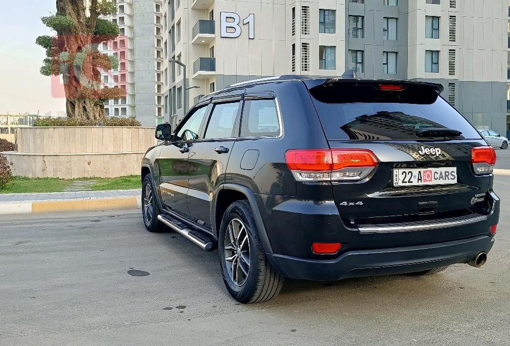 جیپ گراند شیرۆکی